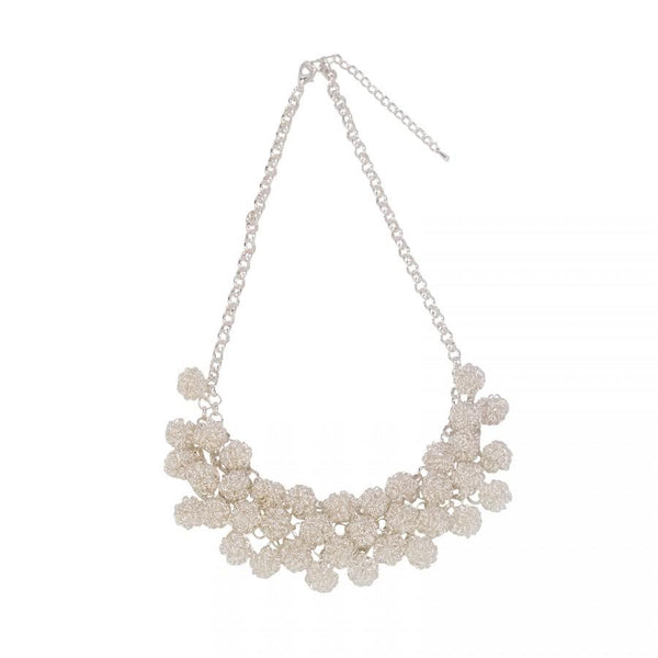 Baltais stāsts - kaklarota