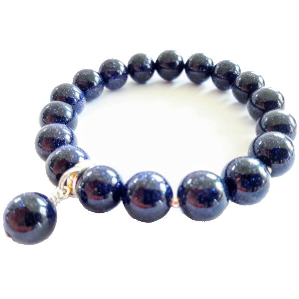 Zilā zeltakmens rokassprādze